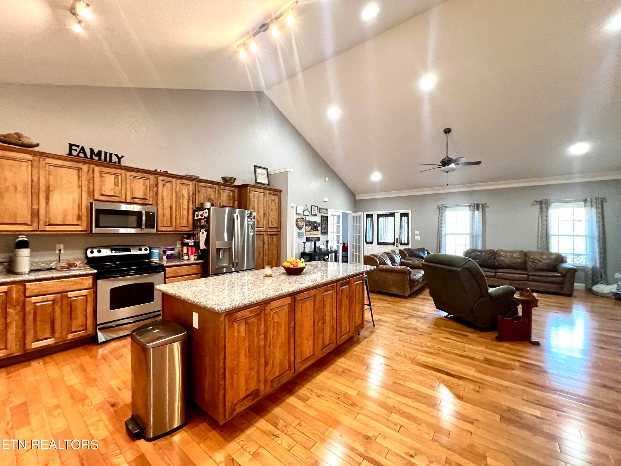 Sevierville, Tennessee, 37862, United States, 3 Bedrooms Bedrooms, ,2 BathroomsBathrooms,Residential,Forsale,1893776