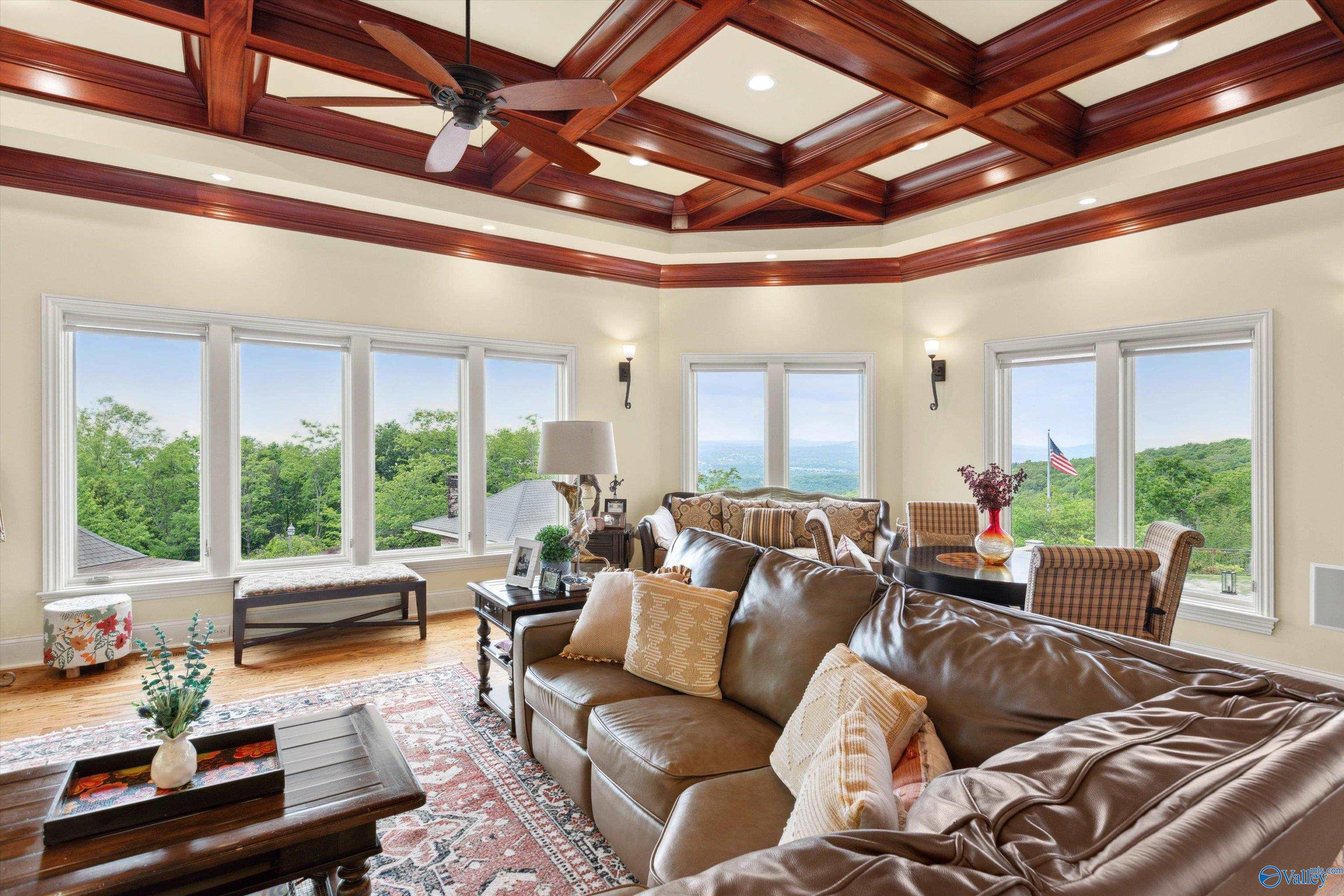 Huntsville, Alabama, 35801, United States, 6 Bedrooms Bedrooms, ,6.5 BathroomsBathrooms,Residential,Forsale,1997969