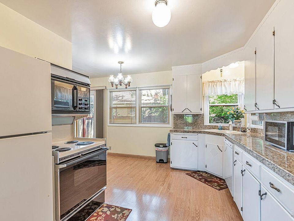 Santa Rosa, California, 95403, United States, 3 Bedrooms Bedrooms, ,1 BathroomBathrooms,Residential,Forsale,1918974