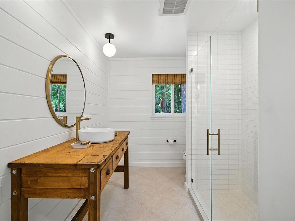 Sebastopol, California, 95472, United States, 5 Bedrooms Bedrooms, ,4 BathroomsBathrooms,Residential,Forsale,1918982