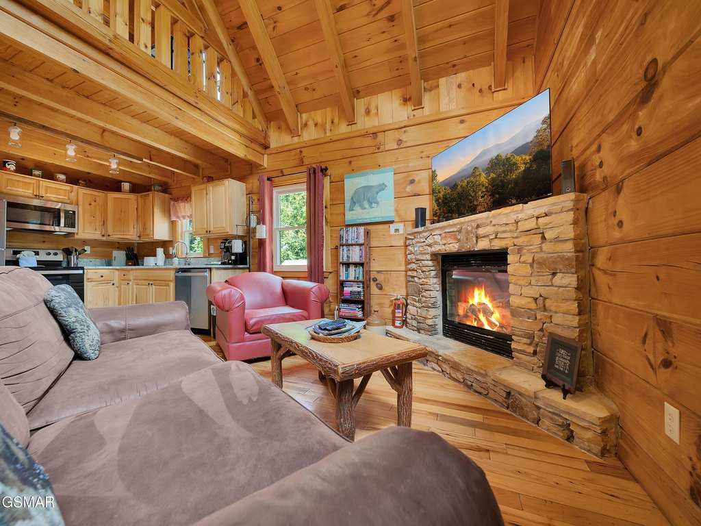 Gatlinburg, Tennessee, 37738, United States, 2 Bedrooms Bedrooms, ,2 BathroomsBathrooms,Residential,Forsale,1910184
