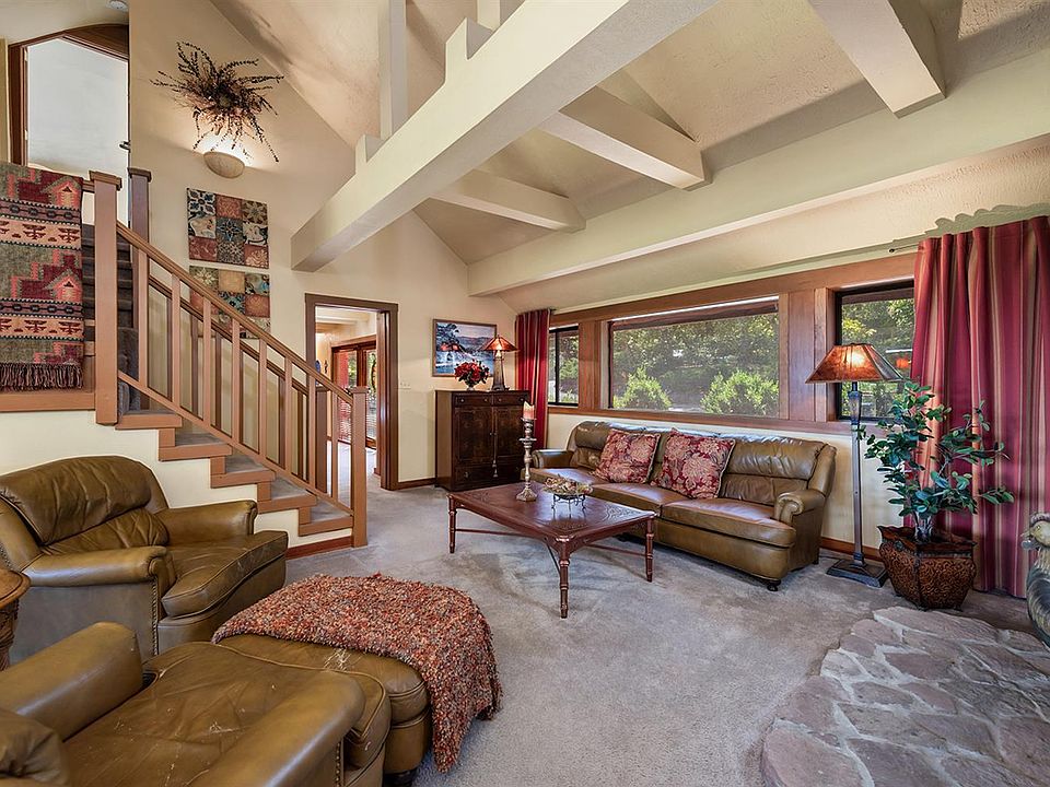 Sebastopol, California, 95472, United States, 2 Bedrooms Bedrooms, ,2 BathroomsBathrooms,Residential,Forsale,1997658