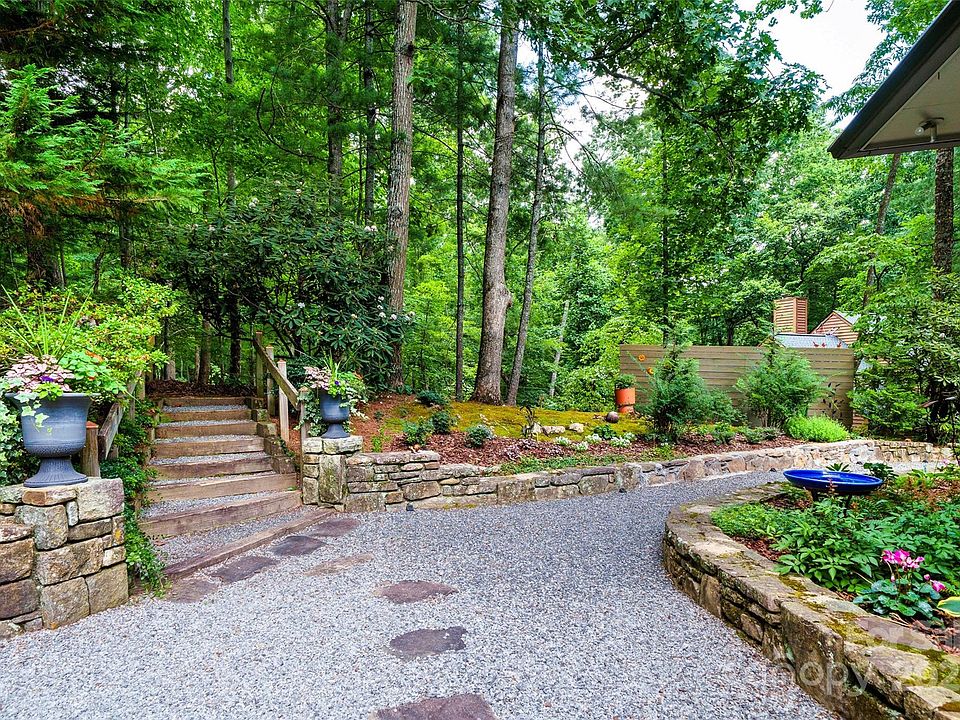 Laurel Park, North Carolina, 28739, United States, 3 Bedrooms Bedrooms, ,3 BathroomsBathrooms,Residential,Forsale,1904893