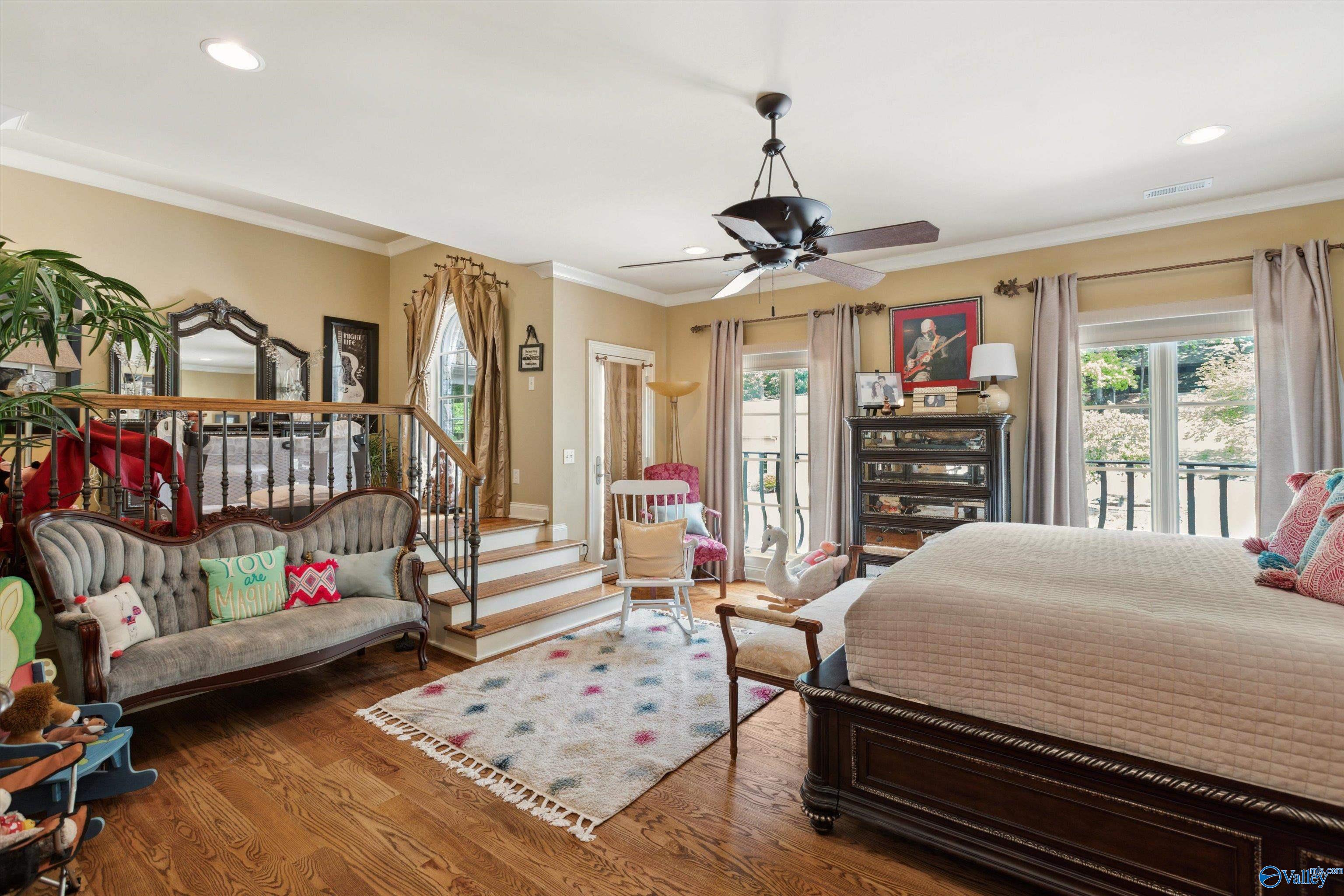 Huntsville, Alabama, 35801, United States, 6 Bedrooms Bedrooms, ,6.5 BathroomsBathrooms,Residential,Forsale,1997969