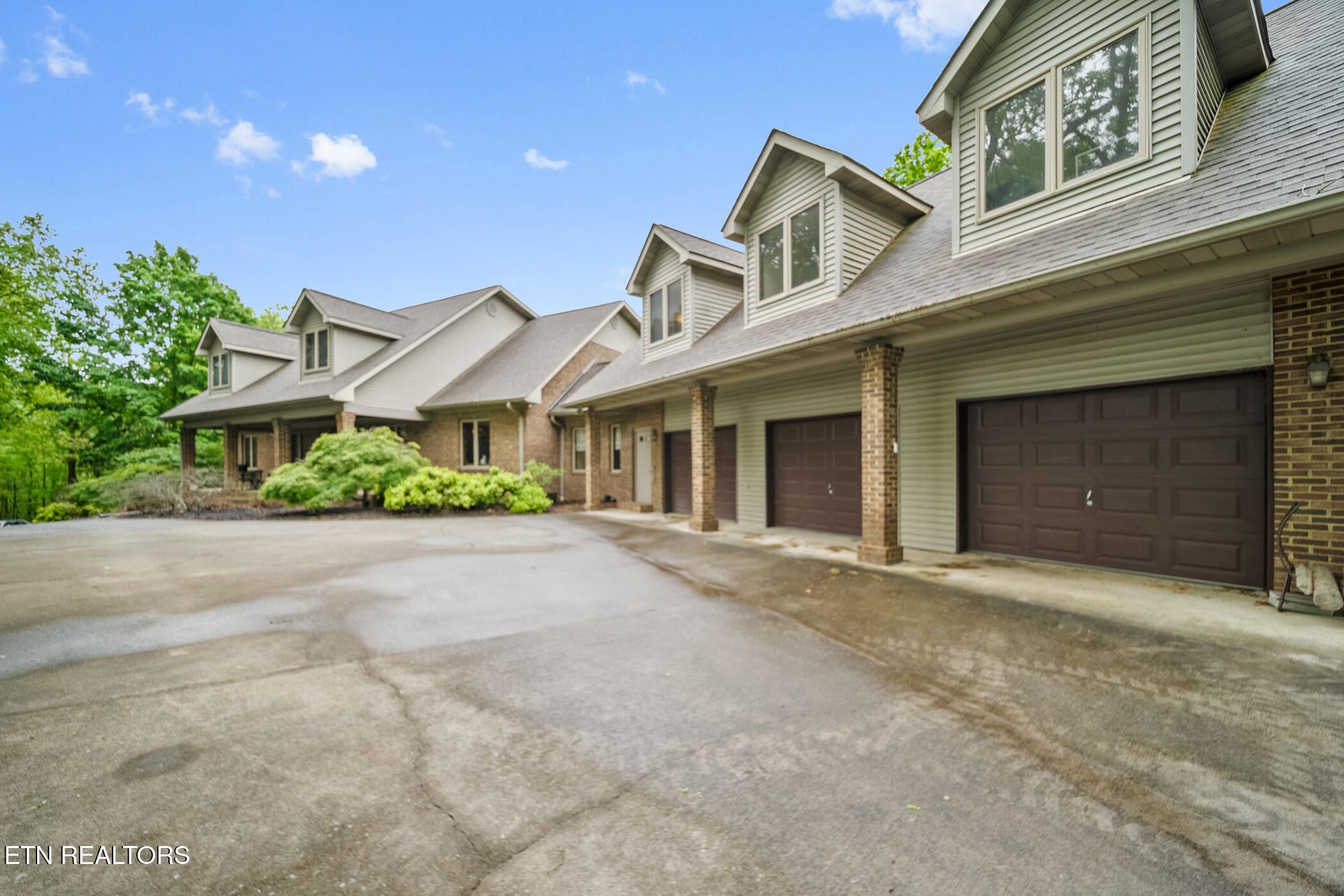 Sevierville, Tennessee, 37862, United States, 5 Bedrooms Bedrooms, ,4 BathroomsBathrooms,Residential,Forsale,1910169