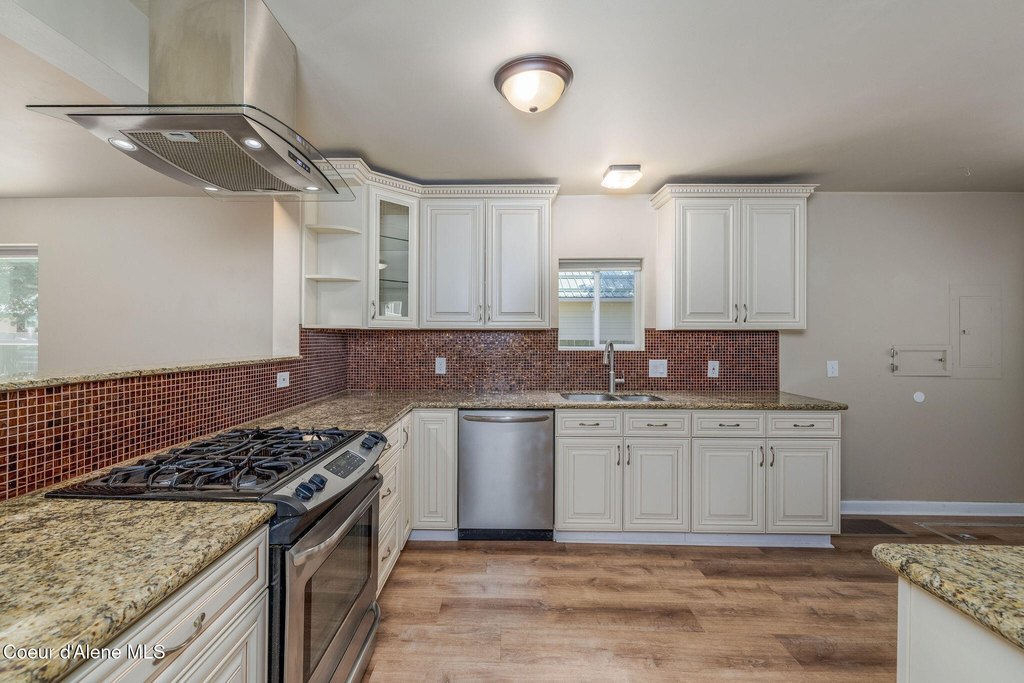 Coeur d'Alene, Idaho, 83814, United States, 3 Bedrooms Bedrooms, ,2.5 BathroomsBathrooms,Residential,Forsale,1913897
