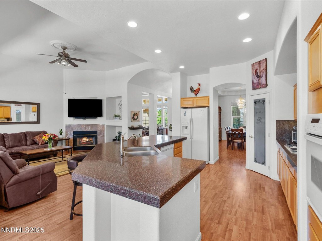 Sparks, Nevada, 89436, United States, 5 Bedrooms Bedrooms, ,3 BathroomsBathrooms,Residential,Forsale,1910324