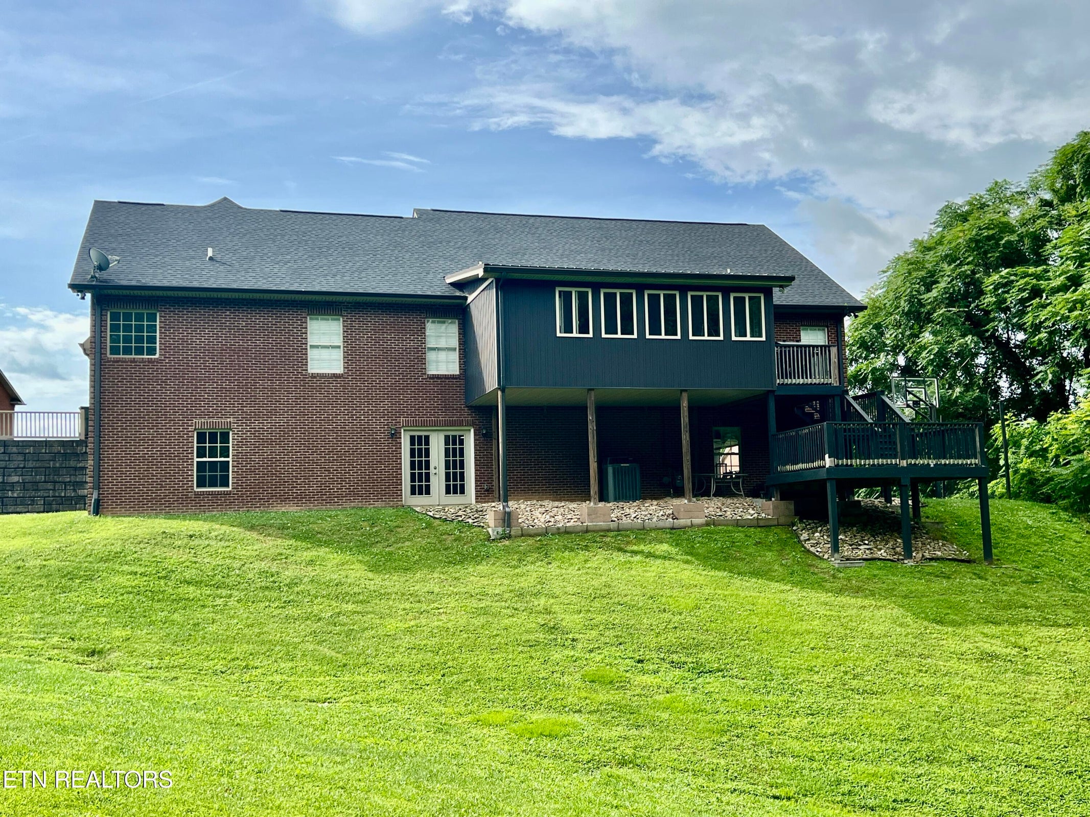 Sevierville, Tennessee, 37862, United States, 3 Bedrooms Bedrooms, ,2 BathroomsBathrooms,Residential,Forsale,1893776