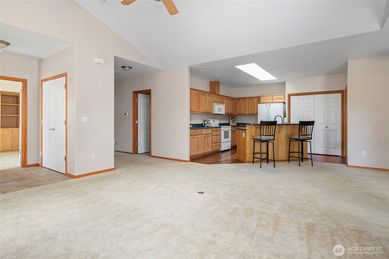 Oak Harbor, Washington, 98277, United States, 2 Bedrooms Bedrooms, ,2 BathroomsBathrooms,Residential,Forsale,1904629