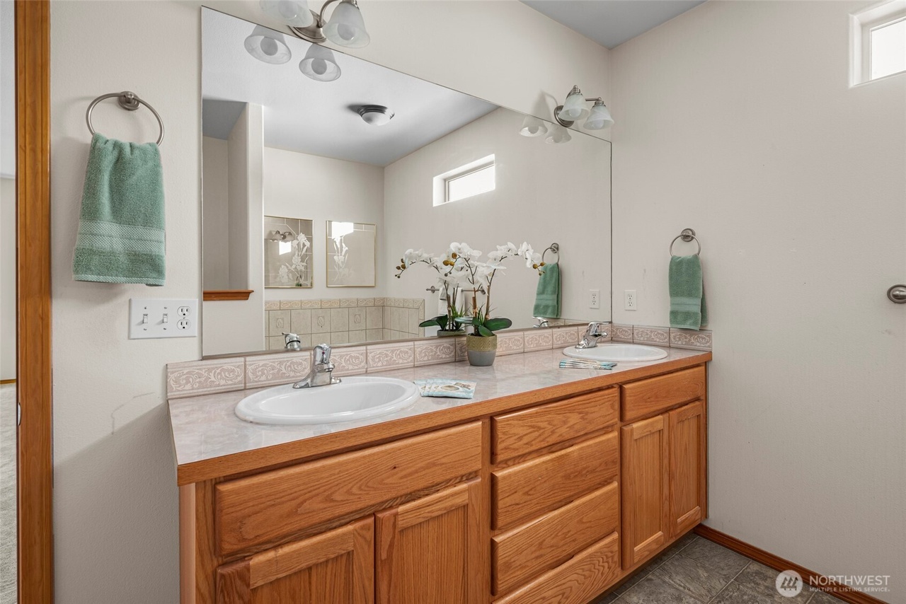 Oak Harbor, Washington, 98277, United States, 2 Bedrooms Bedrooms, ,2 BathroomsBathrooms,Residential,Forsale,1904629