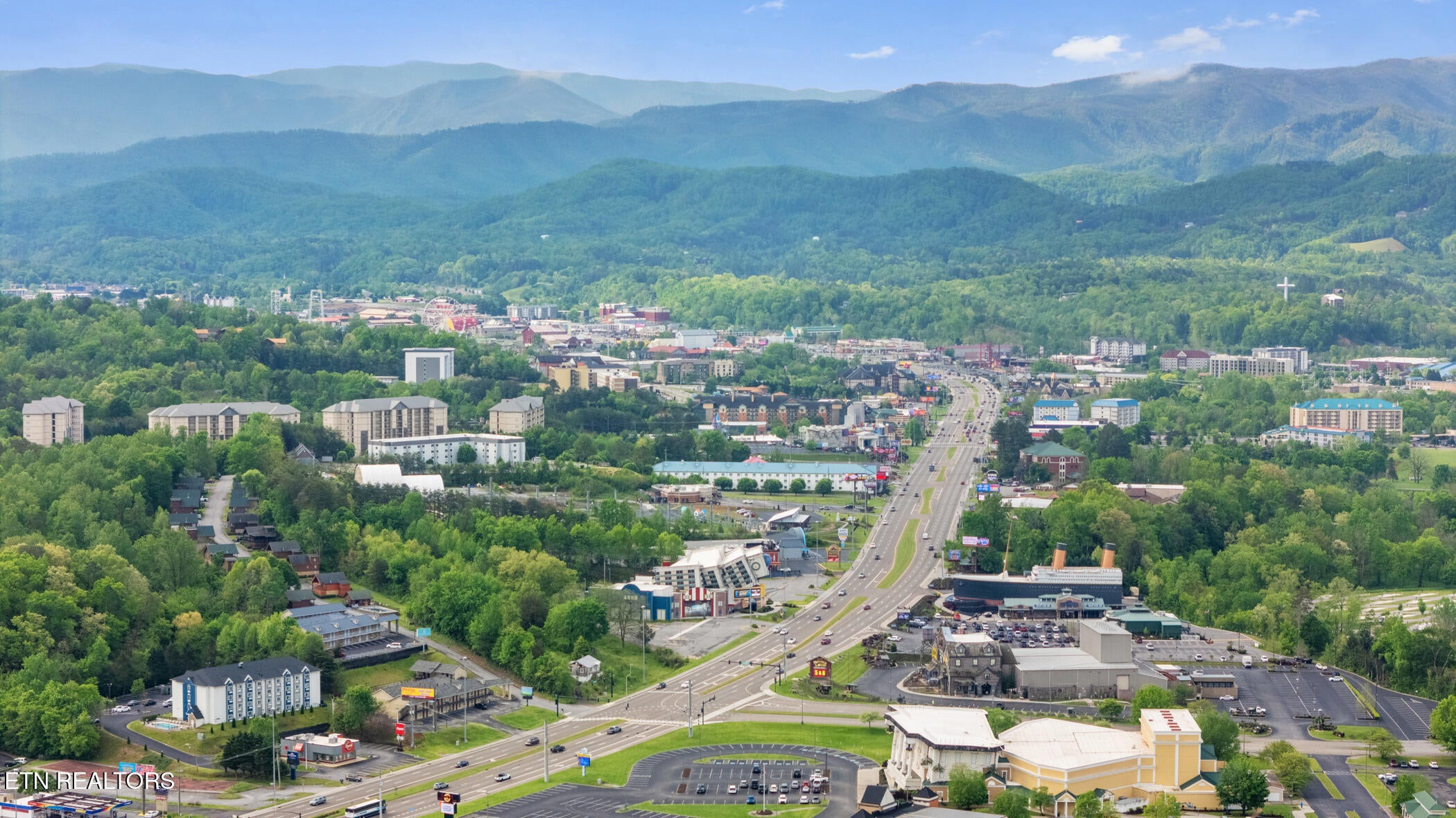 Sevierville, Tennessee, 37862, United States, 5 Bedrooms Bedrooms, ,4 BathroomsBathrooms,Residential,Forsale,1910169