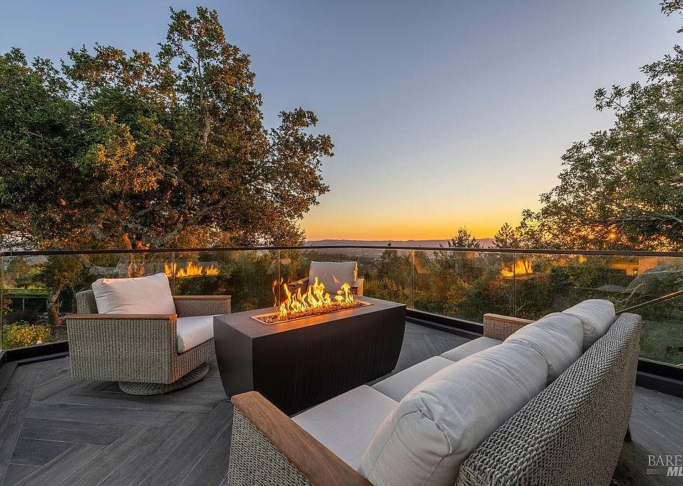 Santa Rosa, California, 95404, United States, 4 Bedrooms Bedrooms, ,6 BathroomsBathrooms,Residential,Forsale,1918981