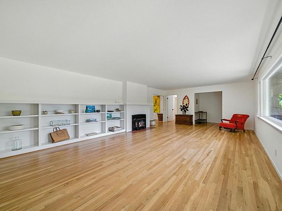 Sebastopol, California, 95472, United States, 5 Bedrooms Bedrooms, ,4 BathroomsBathrooms,Residential,Forsale,1918982