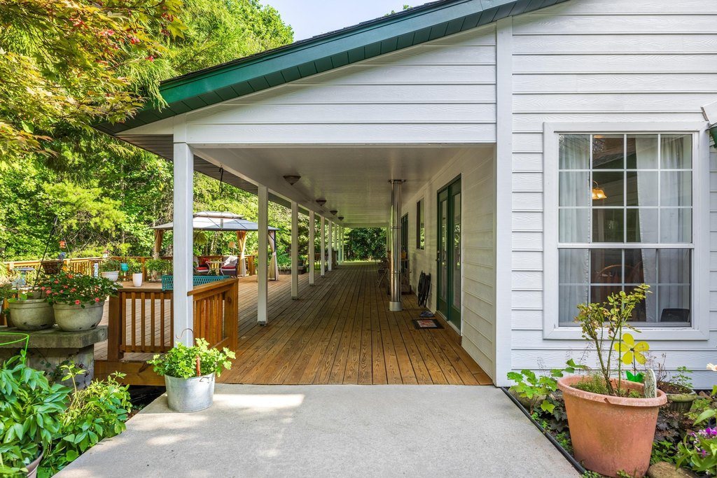 McDonald, Tennessee, 37353, United States, 4 Bedrooms Bedrooms, ,4 BathroomsBathrooms,Residential,Forsale,1922185