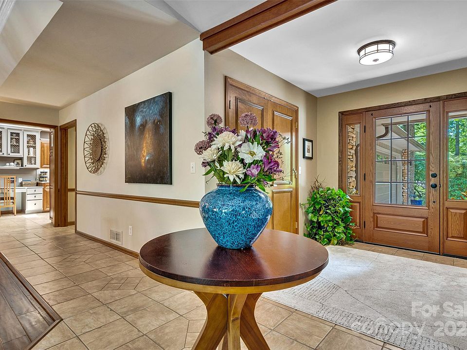 Laurel Park, North Carolina, 28739, United States, 3 Bedrooms Bedrooms, ,3 BathroomsBathrooms,Residential,Forsale,1904893