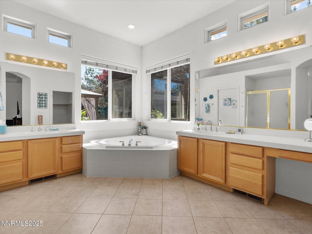 Sparks, Nevada, 89436, United States, 5 Bedrooms Bedrooms, ,3 BathroomsBathrooms,Residential,Forsale,1910324
