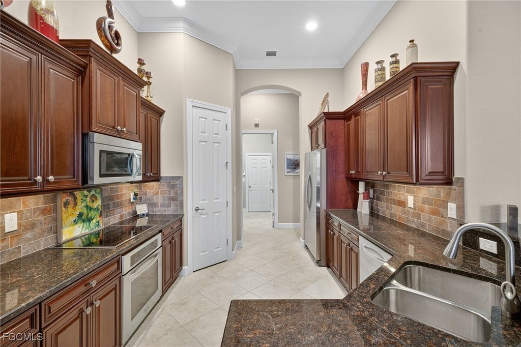 Fort Myers, Florida, 33913, United States, 3 Bedrooms Bedrooms, ,3.5 BathroomsBathrooms,Residential,Forsale,1971917