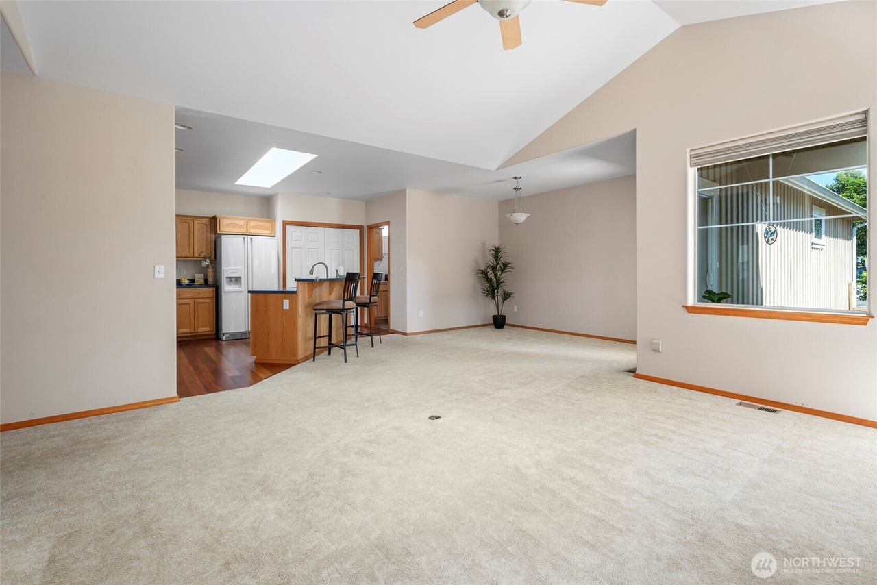 Oak Harbor, Washington, 98277, United States, 2 Bedrooms Bedrooms, ,2 BathroomsBathrooms,Residential,Forsale,1904629
