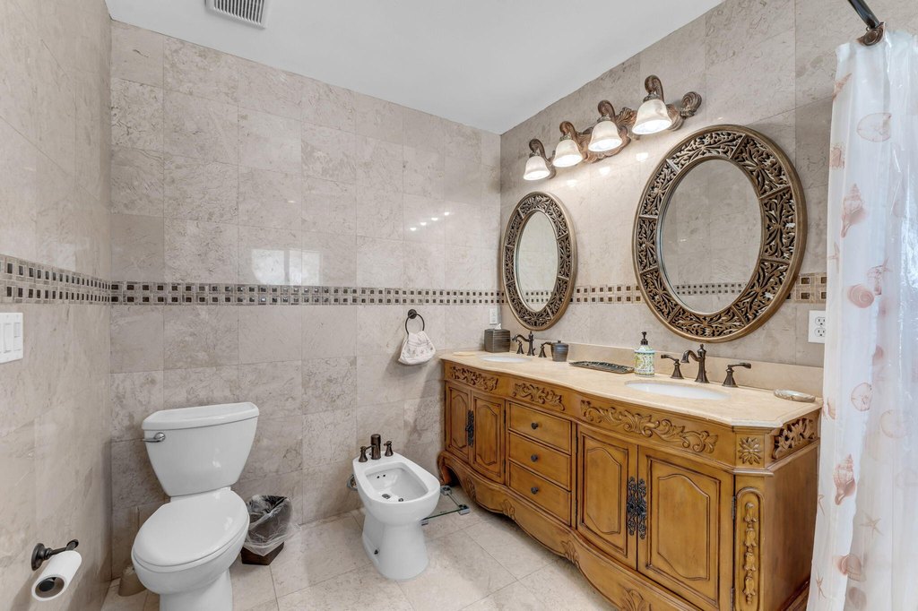 Key Largo, Florida, 33037, United States, 4 Bedrooms Bedrooms, ,3 BathroomsBathrooms,Residential,Forsale,1944412