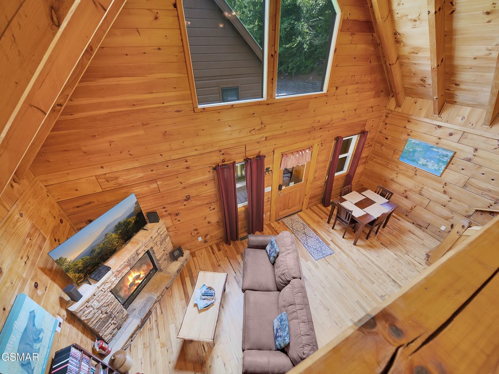 Gatlinburg, Tennessee, 37738, United States, 2 Bedrooms Bedrooms, ,2 BathroomsBathrooms,Residential,Forsale,1910184