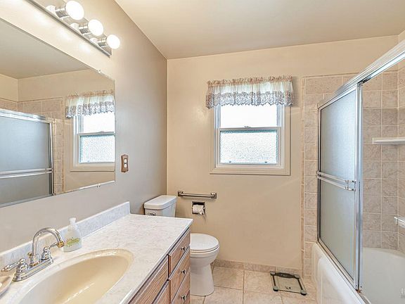 Santa Rosa, California, 95403, United States, 3 Bedrooms Bedrooms, ,1 BathroomBathrooms,Residential,Forsale,1918974