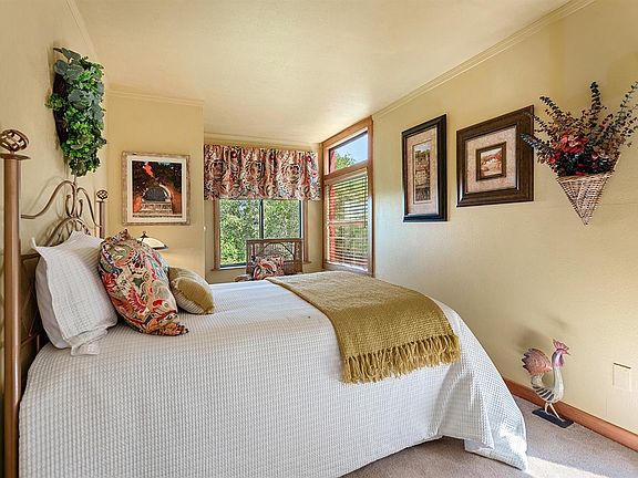 Sebastopol, California, 95472, United States, 2 Bedrooms Bedrooms, ,2 BathroomsBathrooms,Residential,Forsale,1997658