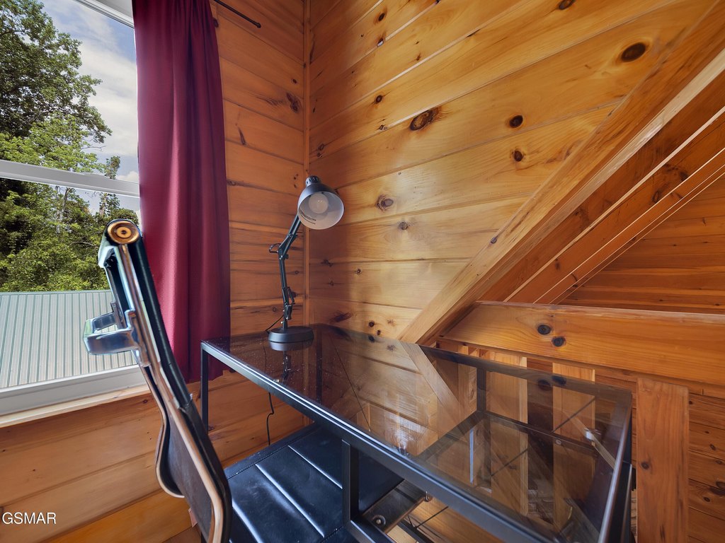 Gatlinburg, Tennessee, 37738, United States, 2 Bedrooms Bedrooms, ,2 BathroomsBathrooms,Residential,Forsale,1910184