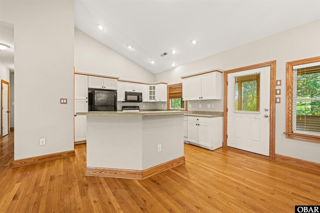 Kitty Hawk, North Carolina, 27949, United States, 4 Bedrooms Bedrooms, ,3 BathroomsBathrooms,Residential,Forsale,1914393