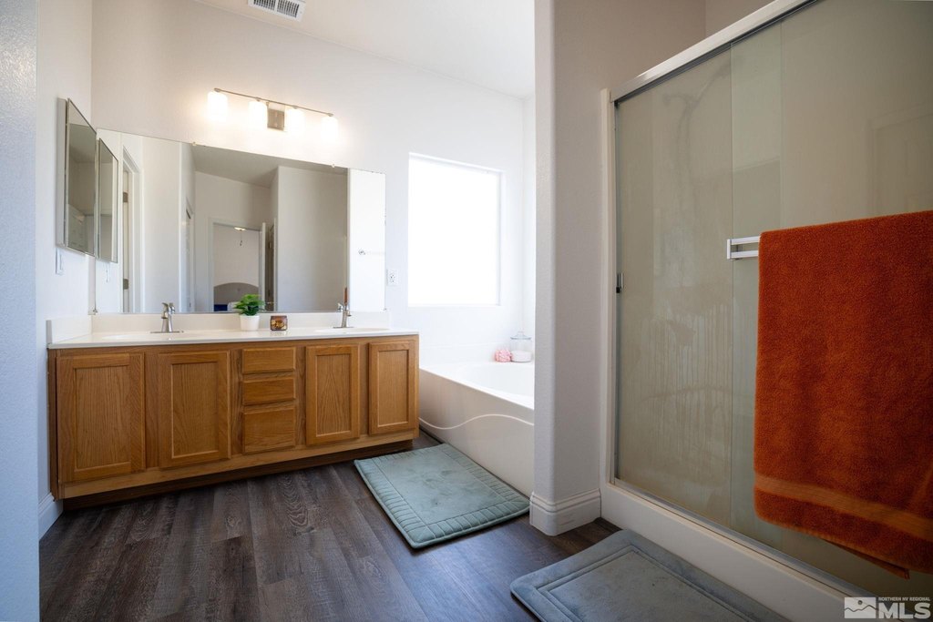 Reno, Nevada, 89508, United States, 4 Bedrooms Bedrooms, ,2 BathroomsBathrooms,Residential,Forsale,1910321