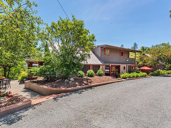 Sebastopol, California, 95472, United States, 2 Bedrooms Bedrooms, ,2 BathroomsBathrooms,Residential,Forsale,1997658