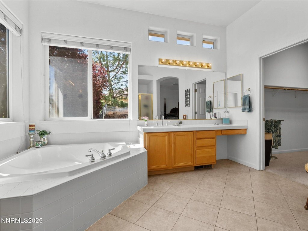 Sparks, Nevada, 89436, United States, 5 Bedrooms Bedrooms, ,3 BathroomsBathrooms,Residential,Forsale,1910324