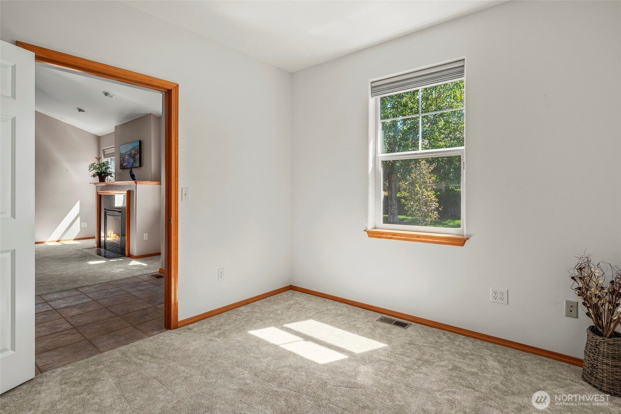 Oak Harbor, Washington, 98277, United States, 2 Bedrooms Bedrooms, ,2 BathroomsBathrooms,Residential,Forsale,1904629