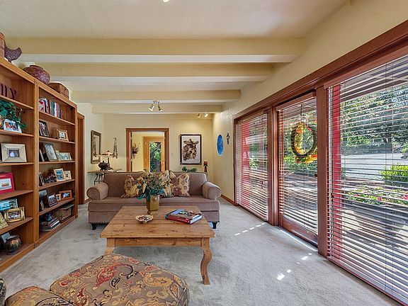 Sebastopol, California, 95472, United States, 2 Bedrooms Bedrooms, ,2 BathroomsBathrooms,Residential,Forsale,1997658