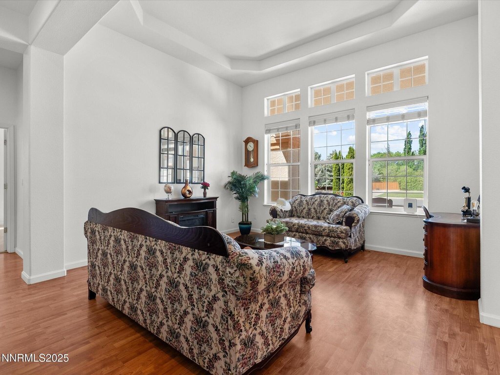 Sparks, Nevada, 89436, United States, 5 Bedrooms Bedrooms, ,3 BathroomsBathrooms,Residential,Forsale,1910324