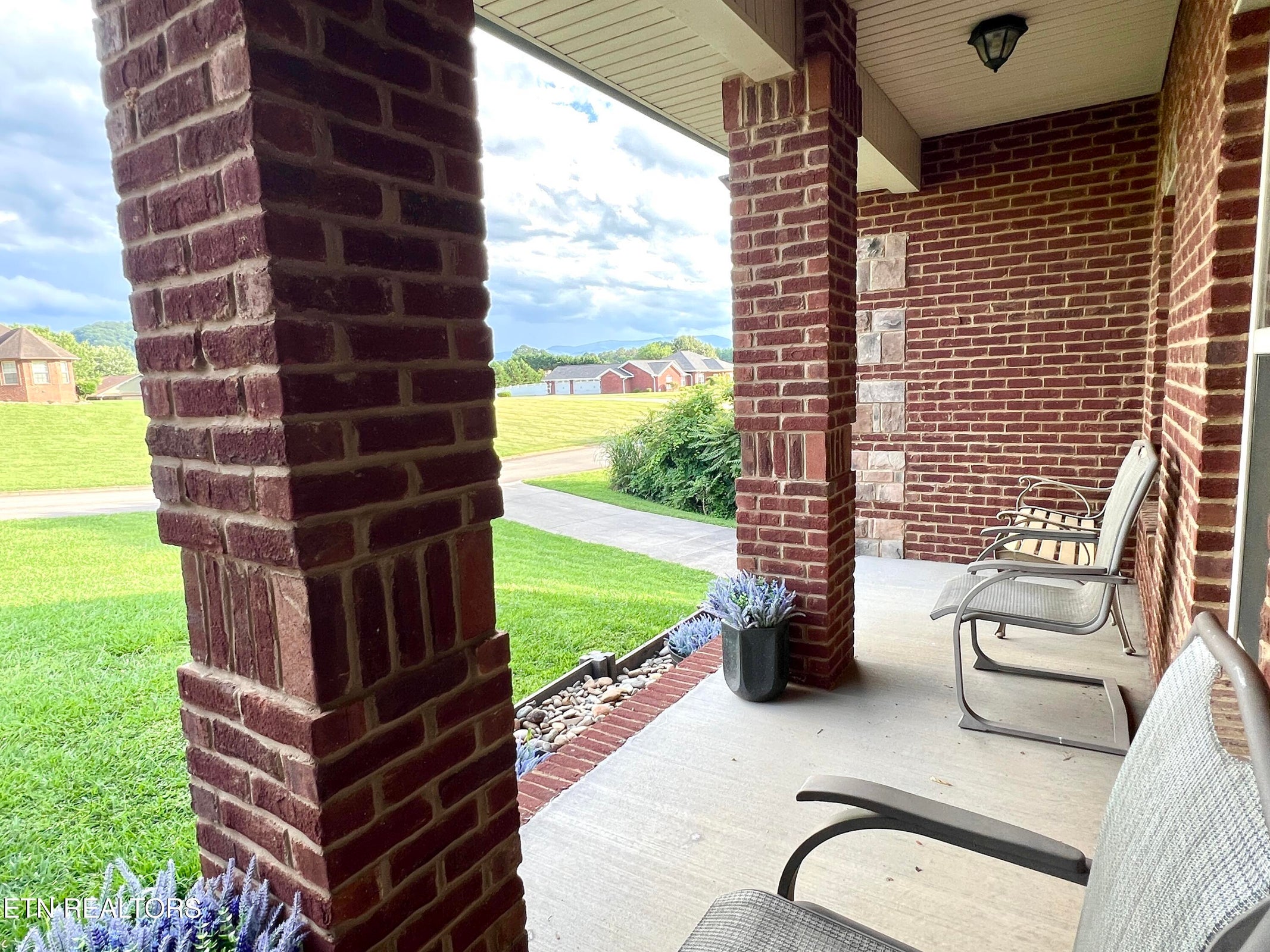 Sevierville, Tennessee, 37862, United States, 3 Bedrooms Bedrooms, ,2 BathroomsBathrooms,Residential,Forsale,1893776