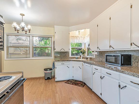 Santa Rosa, California, 95403, United States, 3 Bedrooms Bedrooms, ,1 BathroomBathrooms,Residential,Forsale,1918974