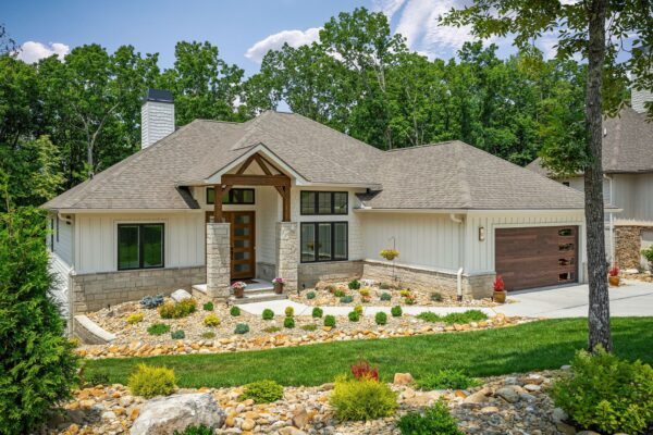 Crossville, Tennessee, 38558, United States, 3 Bedrooms Bedrooms, ,2 BathroomsBathrooms,Residential,Forsale,1907883