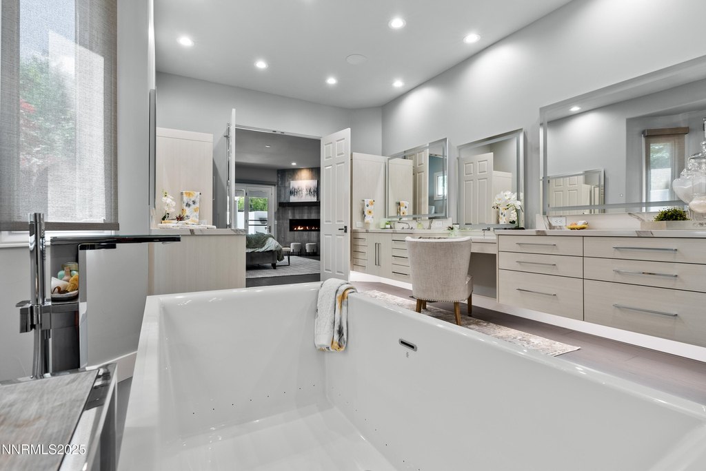 Reno, Nevada, 89519, United States, 4 Bedrooms Bedrooms, ,3.5 BathroomsBathrooms,Residential,Forsale,1936772