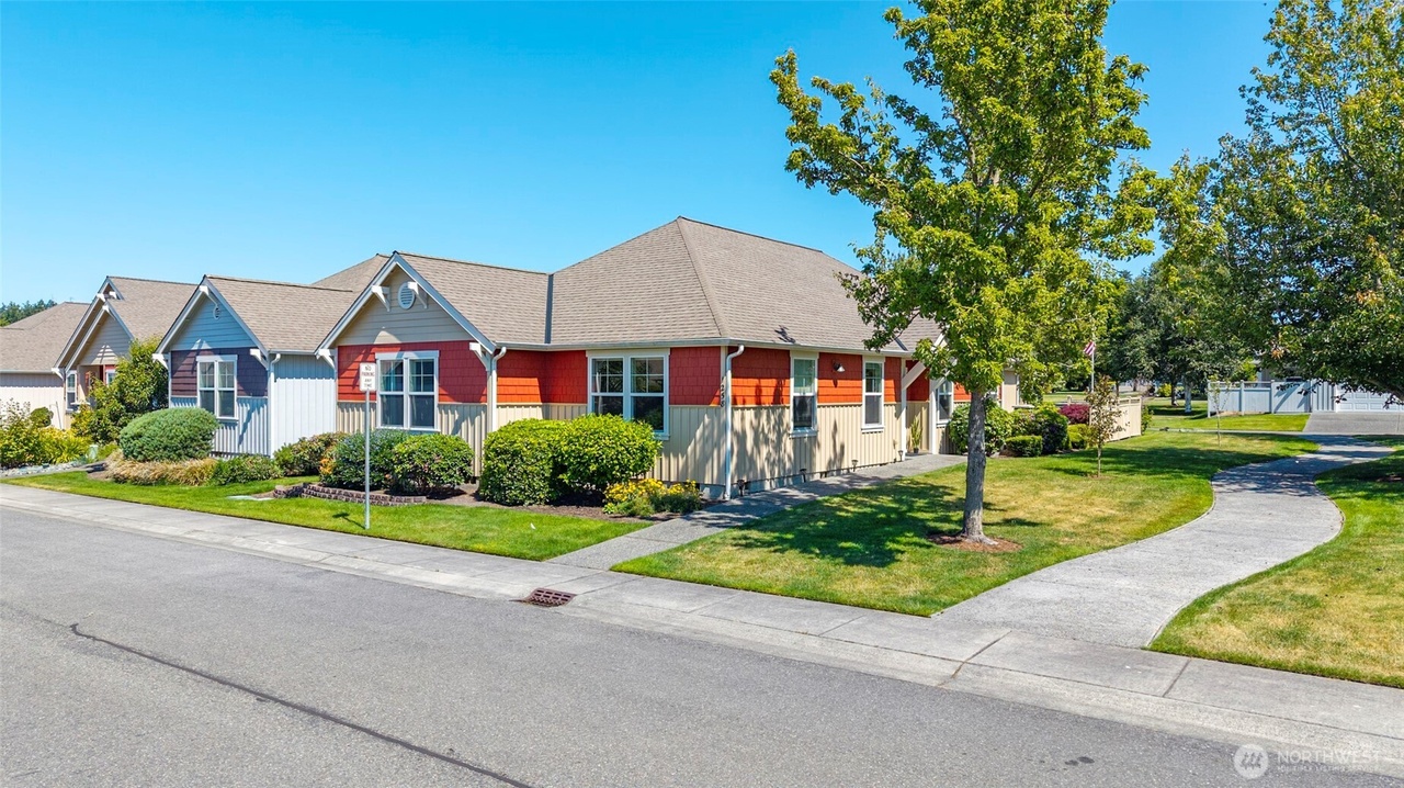 Oak Harbor, Washington, 98277, United States, 2 Bedrooms Bedrooms, ,2 BathroomsBathrooms,Residential,Forsale,1904629