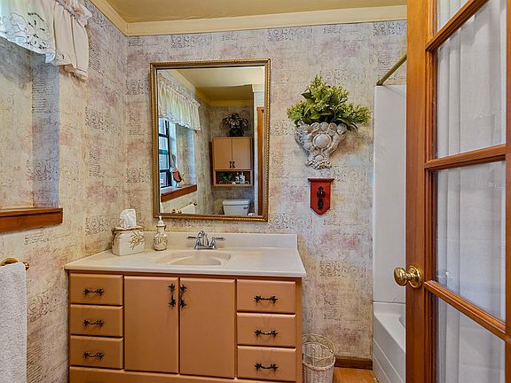 Sebastopol, California, 95472, United States, 2 Bedrooms Bedrooms, ,2 BathroomsBathrooms,Residential,Forsale,1997658