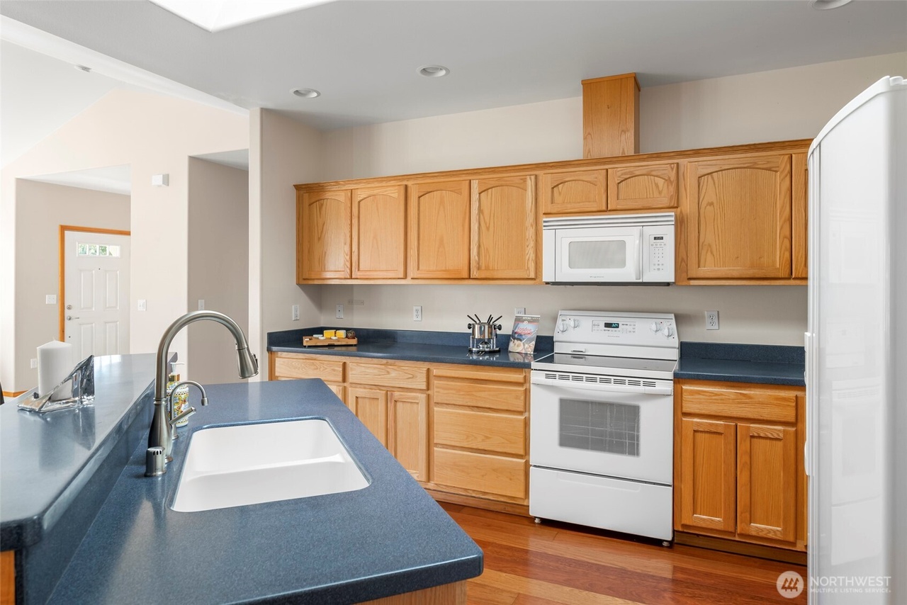 Oak Harbor, Washington, 98277, United States, 2 Bedrooms Bedrooms, ,2 BathroomsBathrooms,Residential,Forsale,1904629