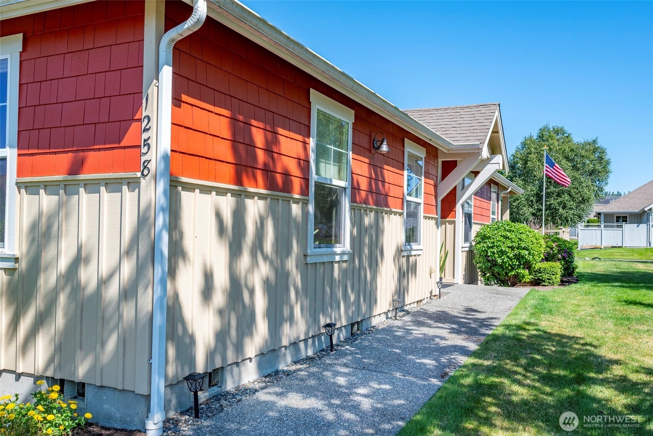 Oak Harbor, Washington, 98277, United States, 2 Bedrooms Bedrooms, ,2 BathroomsBathrooms,Residential,Forsale,1904629