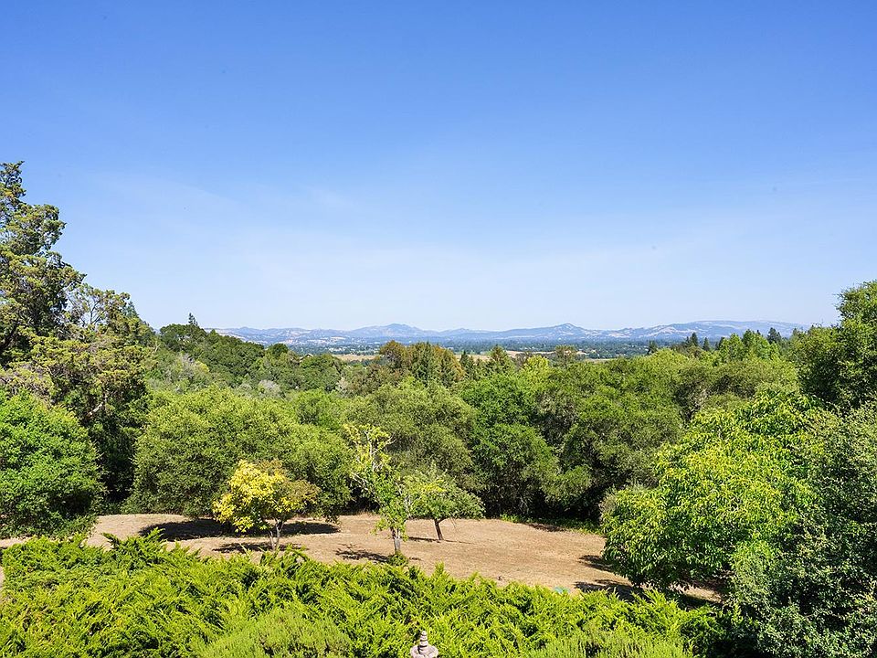 Sebastopol, California, 95472, United States, 2 Bedrooms Bedrooms, ,2 BathroomsBathrooms,Residential,Forsale,1997658