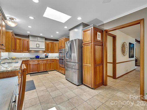Laurel Park, North Carolina, 28739, United States, 3 Bedrooms Bedrooms, ,3 BathroomsBathrooms,Residential,Forsale,1904893