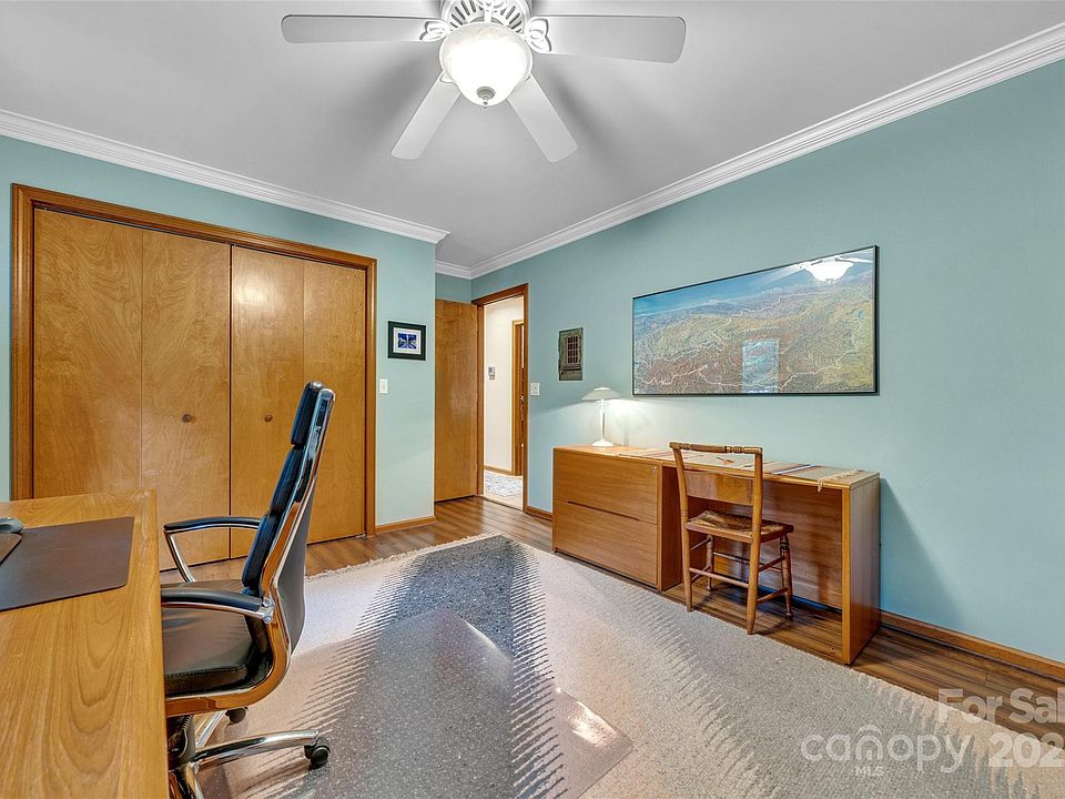 Laurel Park, North Carolina, 28739, United States, 3 Bedrooms Bedrooms, ,3 BathroomsBathrooms,Residential,Forsale,1904893