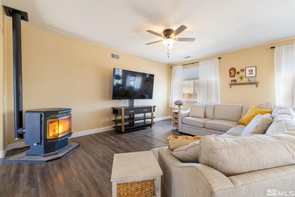 Reno, Nevada, 89508, United States, 4 Bedrooms Bedrooms, ,2 BathroomsBathrooms,Residential,Forsale,1910321