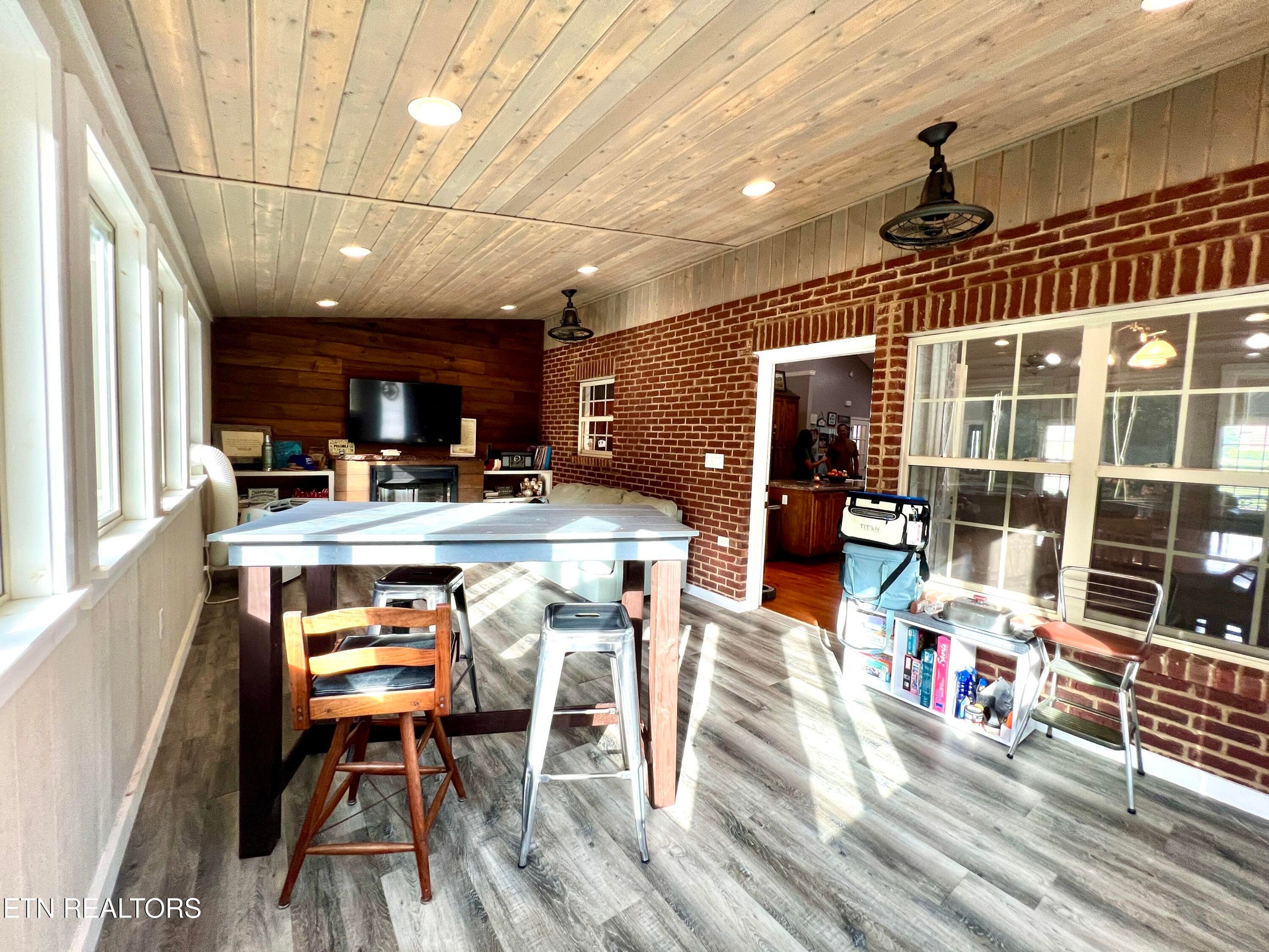 Sevierville, Tennessee, 37862, United States, 3 Bedrooms Bedrooms, ,2 BathroomsBathrooms,Residential,Forsale,1893776