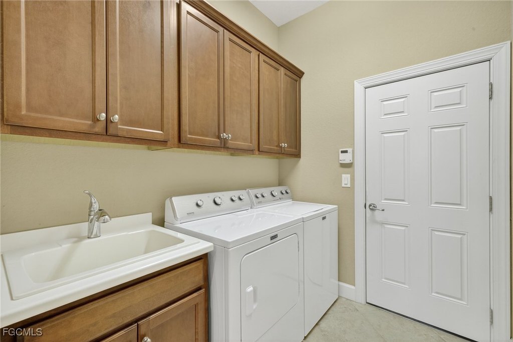 Fort Myers, Florida, 33913, United States, 3 Bedrooms Bedrooms, ,3.5 BathroomsBathrooms,Residential,Forsale,1971917