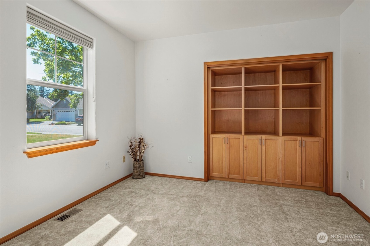 Oak Harbor, Washington, 98277, United States, 2 Bedrooms Bedrooms, ,2 BathroomsBathrooms,Residential,Forsale,1904629