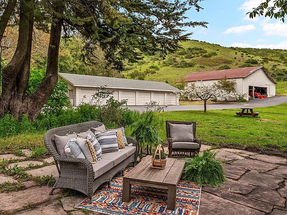 Petaluma, California, 94952, United States, 6 Bedrooms Bedrooms, ,5 BathroomsBathrooms,Residential,Forsale,1918976